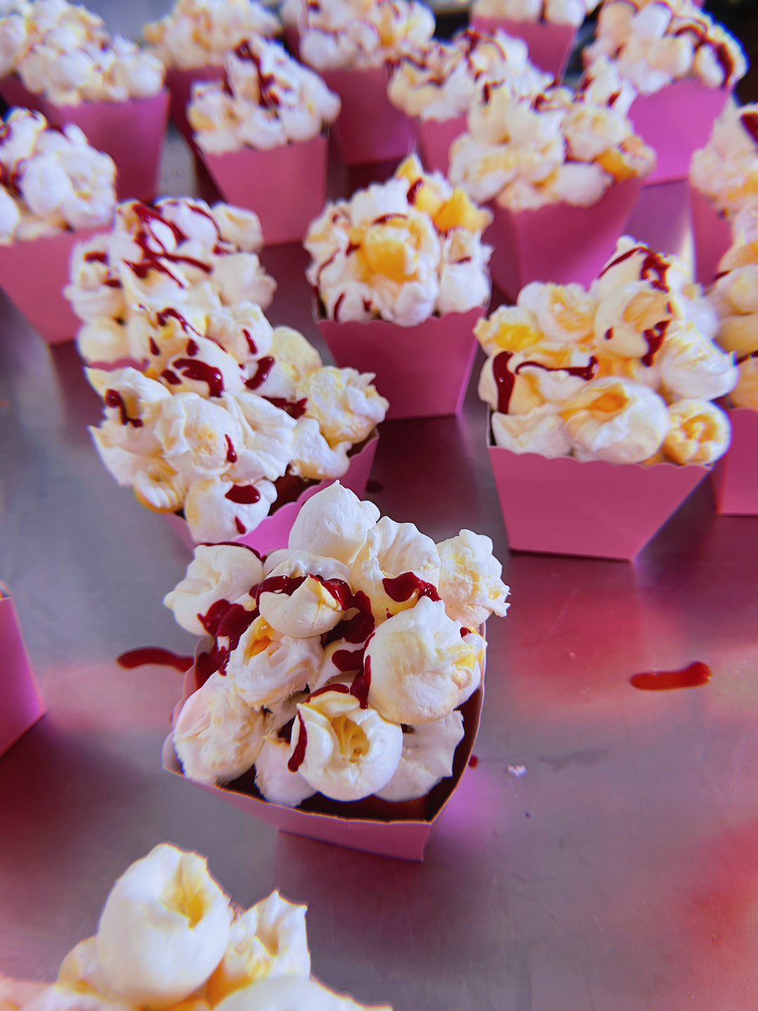 bloody popcorn MYLK BATH BOMB AND BUBBLE BATH 115g