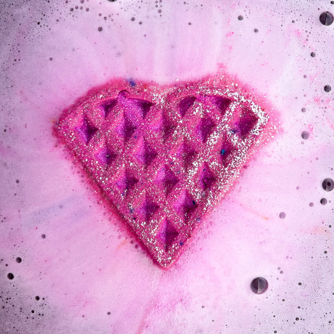 CHERRY GRENADE COCKTAIL WAFFLE BATH BOMB 65g
