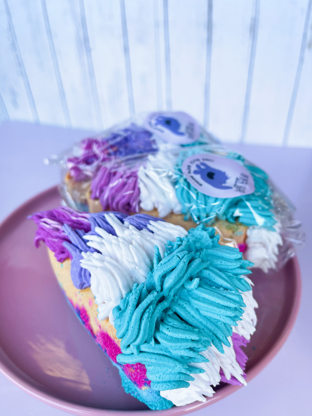 monstropolis shag cake BATH BOMB AND BUBBLE BATH 190g