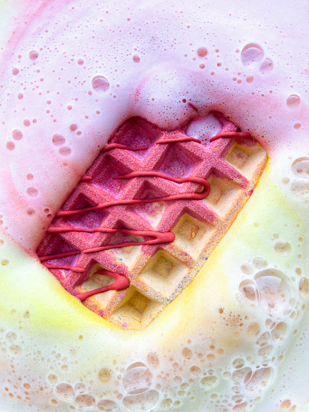 sparkling strawberry WAFFLE BATH BOMB 180g