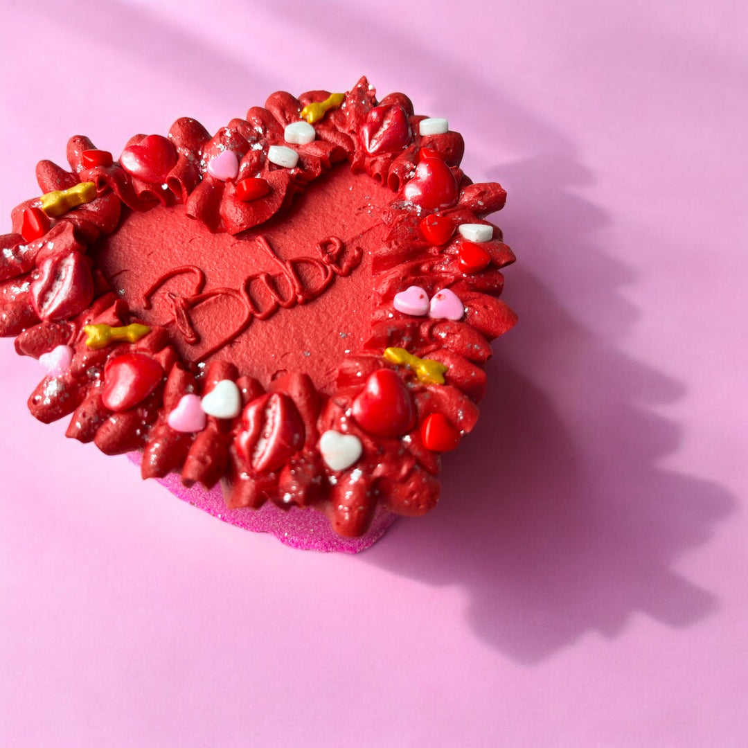 you’re a babe Cake Heart Bath Bomb & Bubble Bath 250g