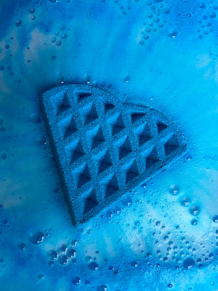 ocean eyes COCKTAIL WAFFLE BATH BOMB 65g