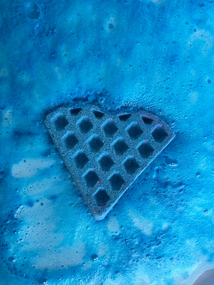 mountain stag COCKTAIL WAFFLE BATH BOMB 65g